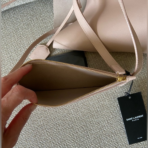 Saint Laurent | East-West Tote in Marble Pink - Picture 11 of 12